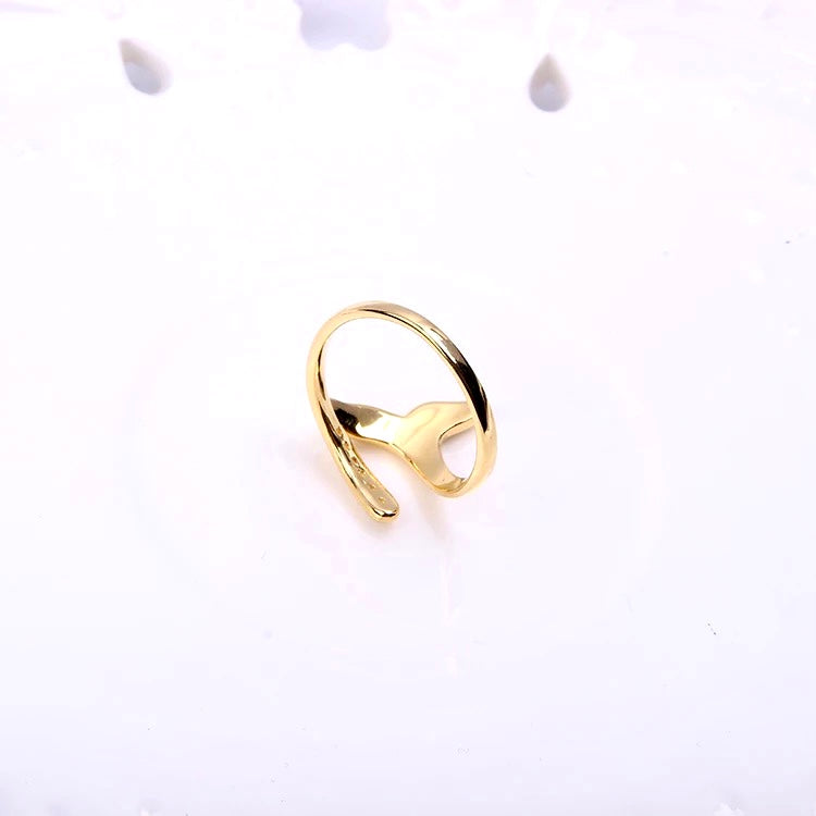 Whale Tail Ring